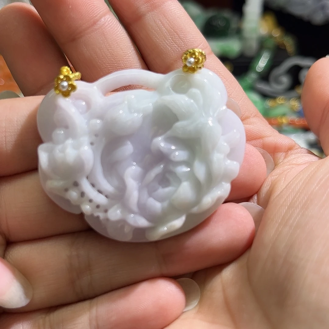 翡翠未镶嵌颈饰待编织