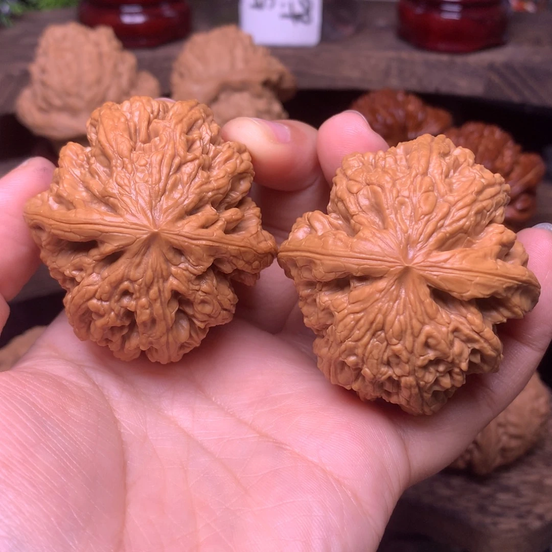 吊坠文玩核桃48粗筋