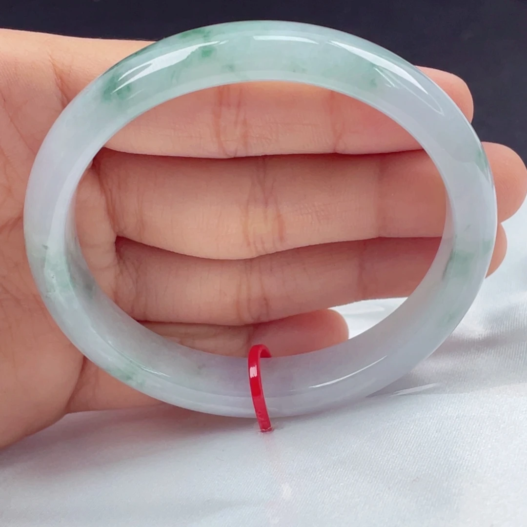 人***见翡翠未镶嵌手镯（贵妃镯）