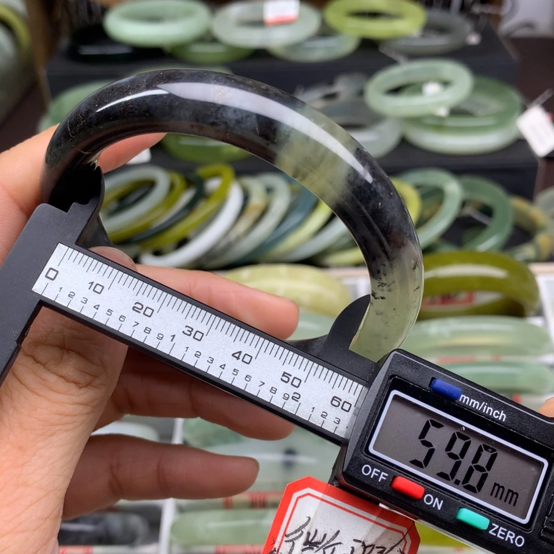 蛇纹石玉未镶嵌手镯793