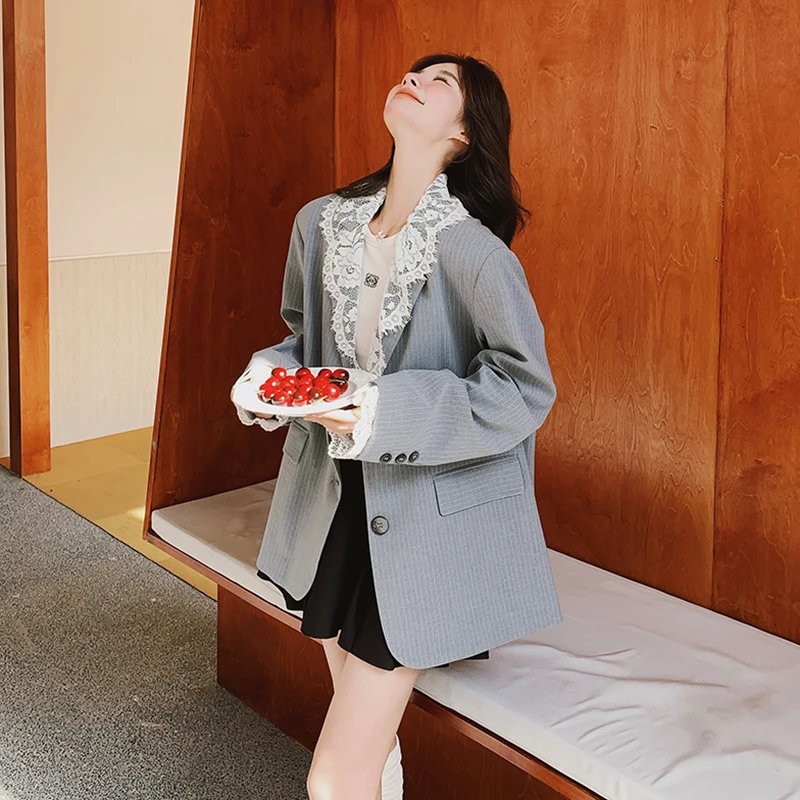 宽松蕾丝拼接灰色条纹西装外套女春季2025新款高级感气质显瘦上衣