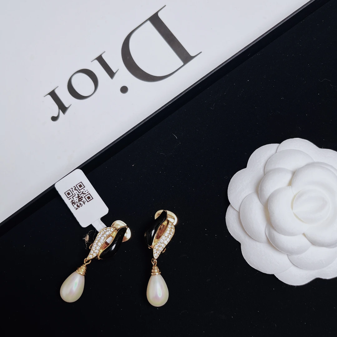 95新 DIOR/迪奥 柚礼/迪奥黑白螺旋珍珠耳夹LZ408144