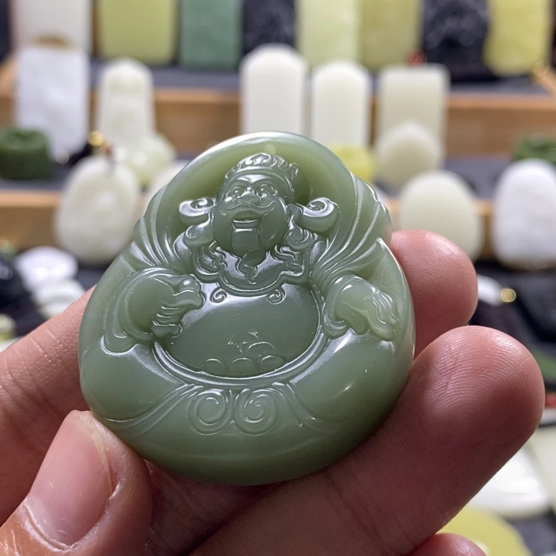 和田玉未镶嵌吊坠(赠链)