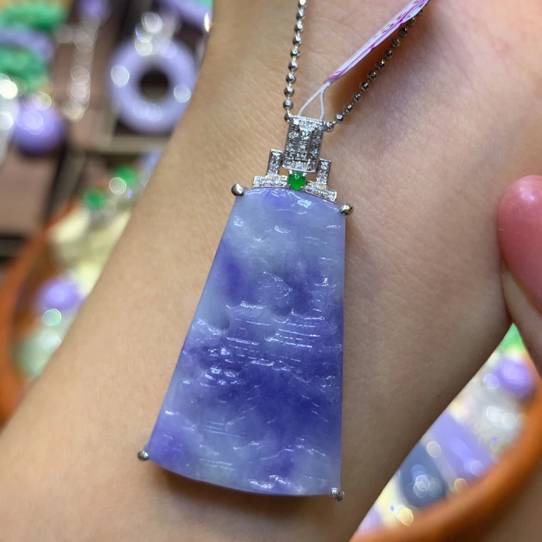 颈饰18K金镶嵌翡翠