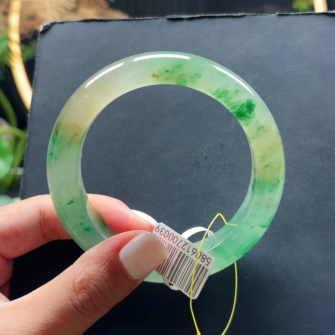 石英质玉（非洲翠）手镯未镶嵌