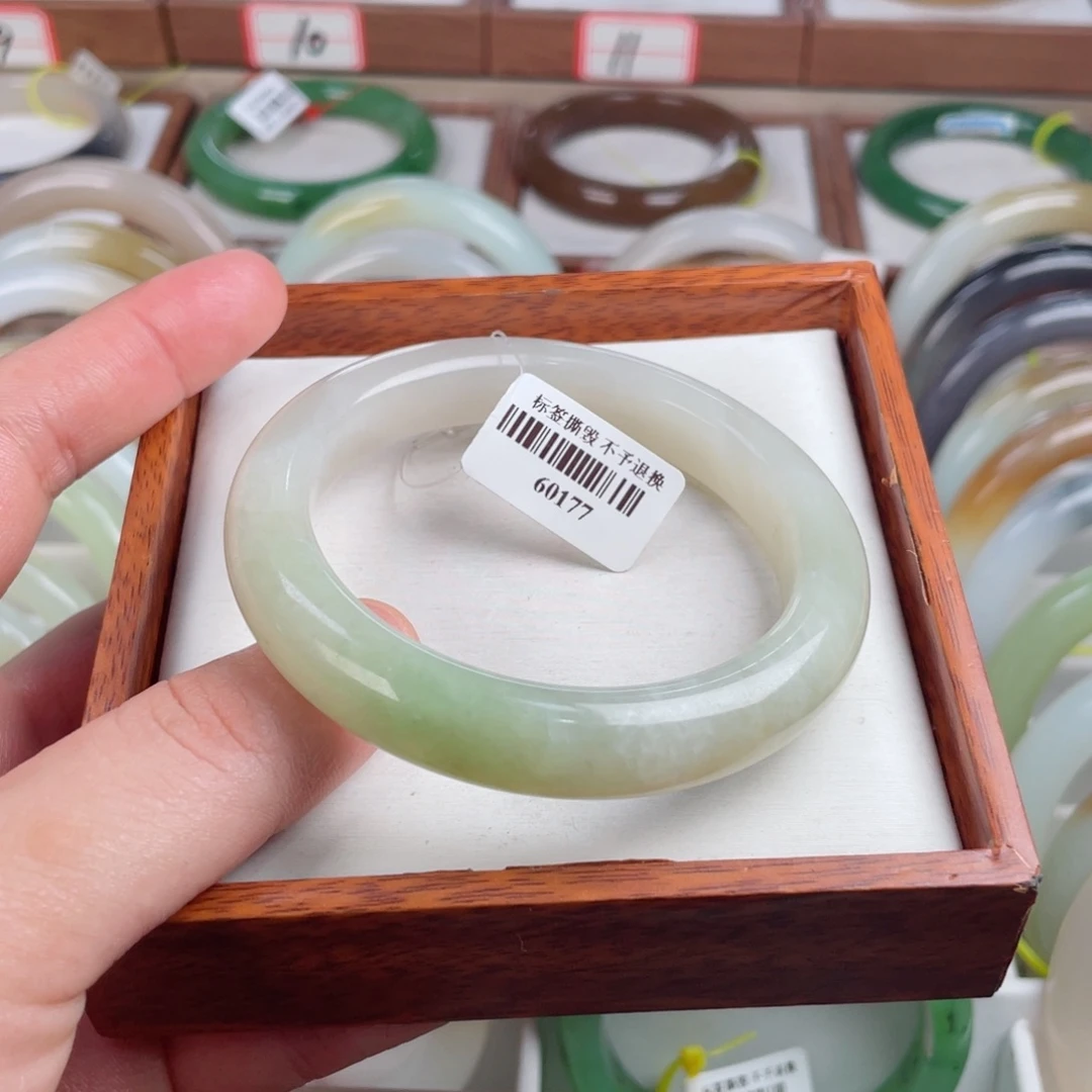 【闪购商品】和田玉手镯未镶嵌56.4