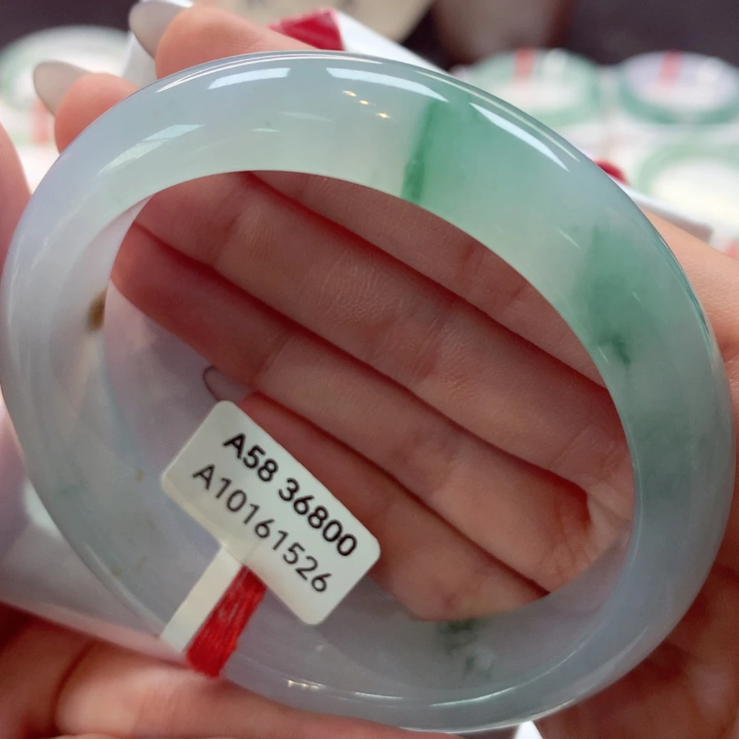 翡翠手镯未镶嵌正圈33（14号）有纹