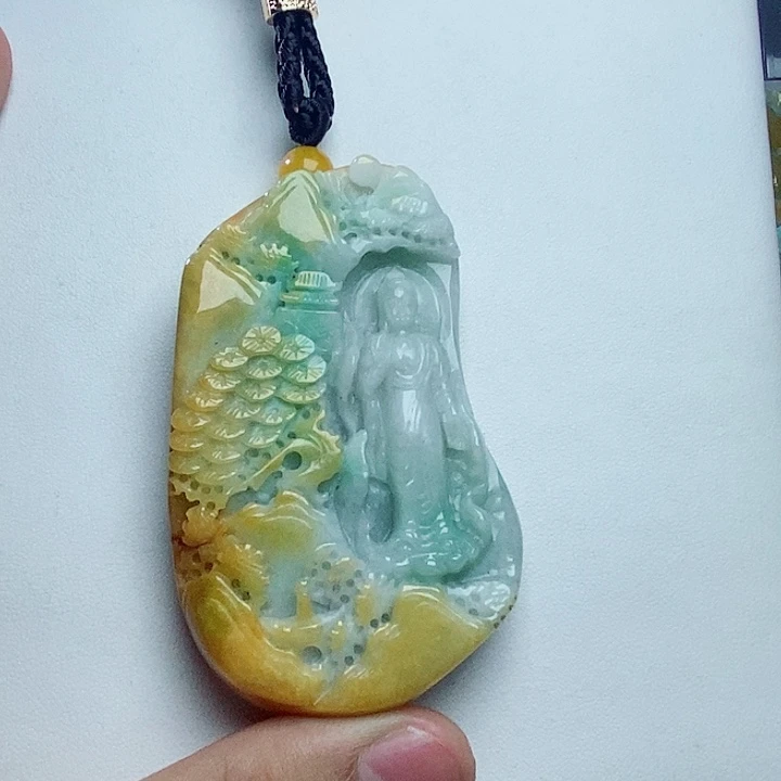 翡翠未镶嵌颈饰人物