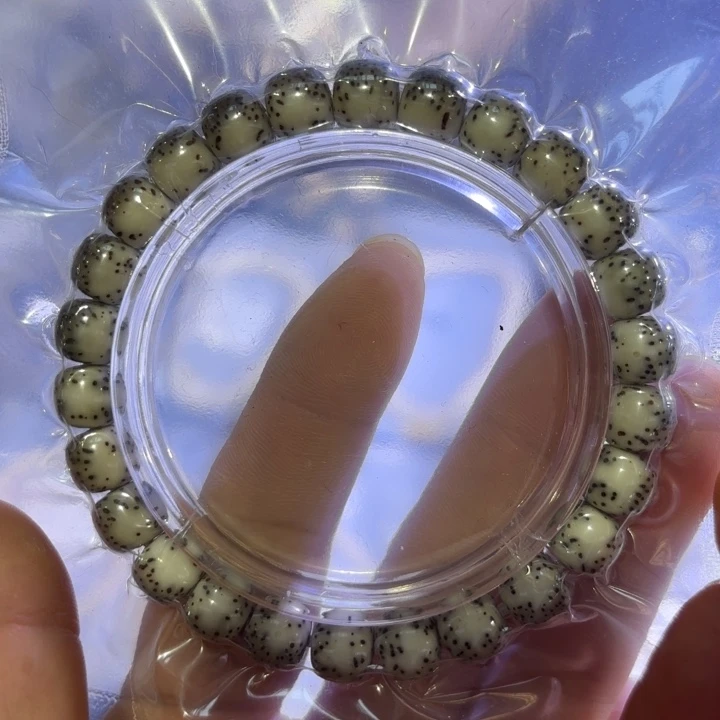 猴头核桃吊坠98绿背河豚手串