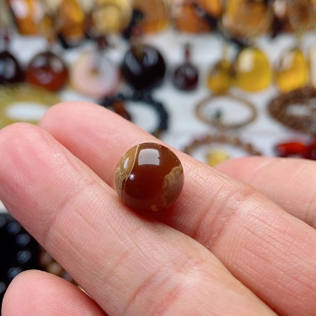 裸石琥珀未镶嵌华****字