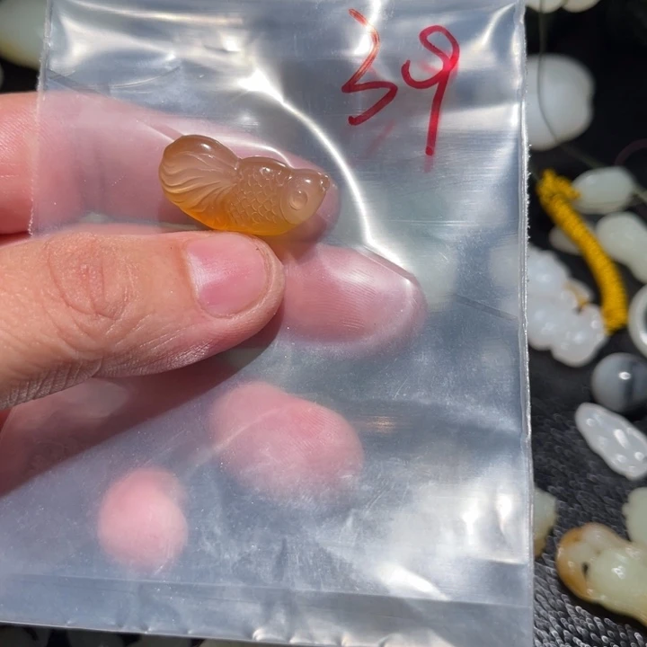 透闪石质玉未镶嵌颈饰