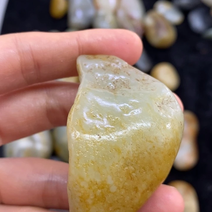 未镶嵌和田玉（糖玉）挂件