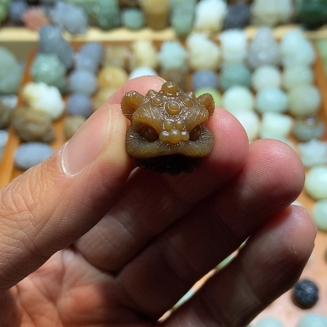 和田玉未镶嵌颈饰定制