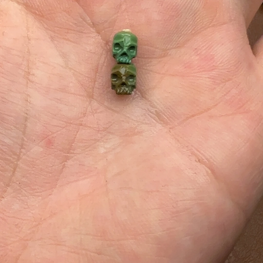 七***七绿松石未镶嵌颈饰