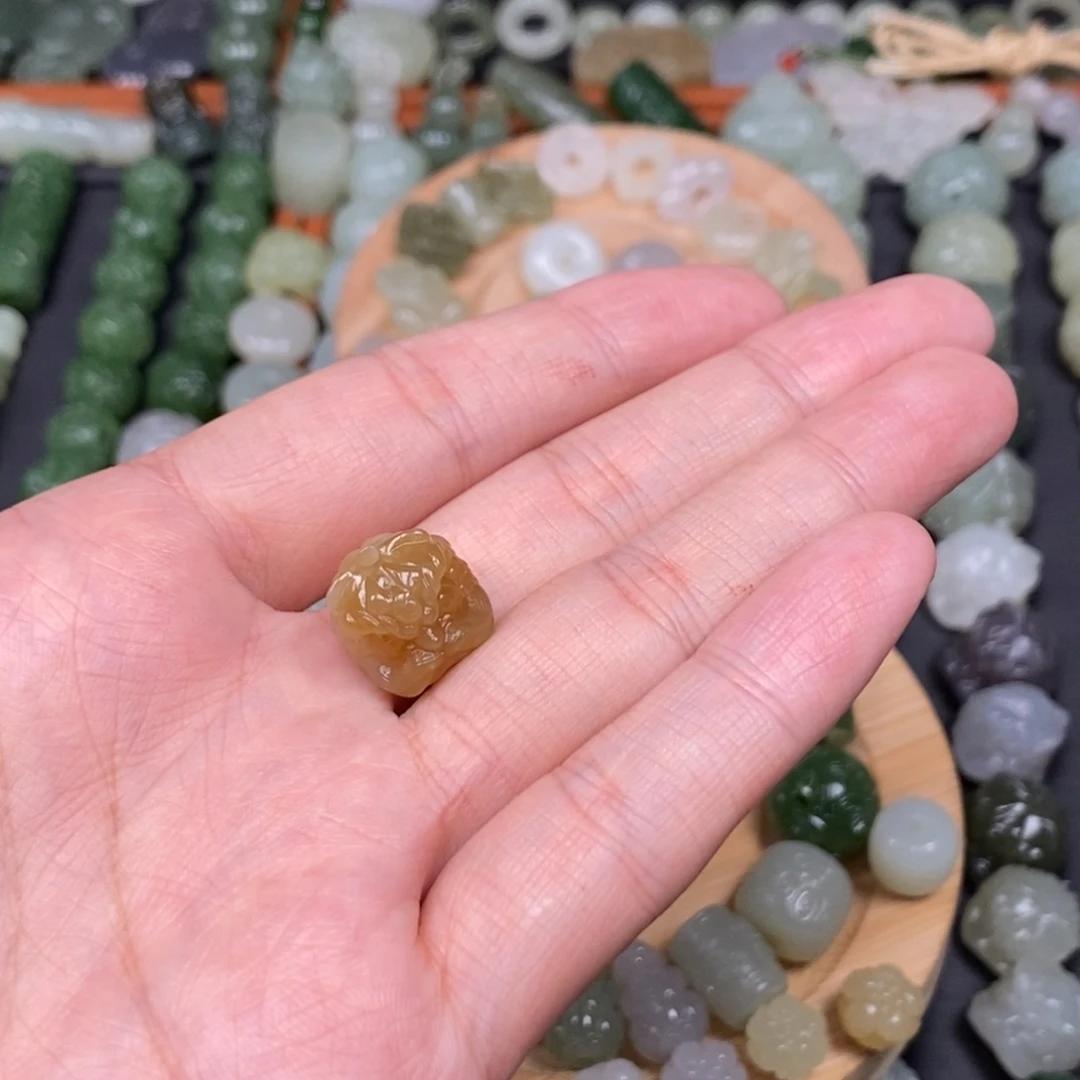 一***毛颈饰未镶嵌和田玉