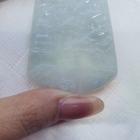 翡翠颈饰未镶嵌天然的A货翡翠