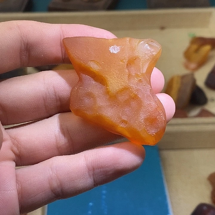 琥珀未镶嵌裸石金绞蜜