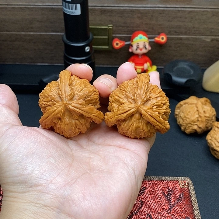 梁***水把件文玩核桃白奔