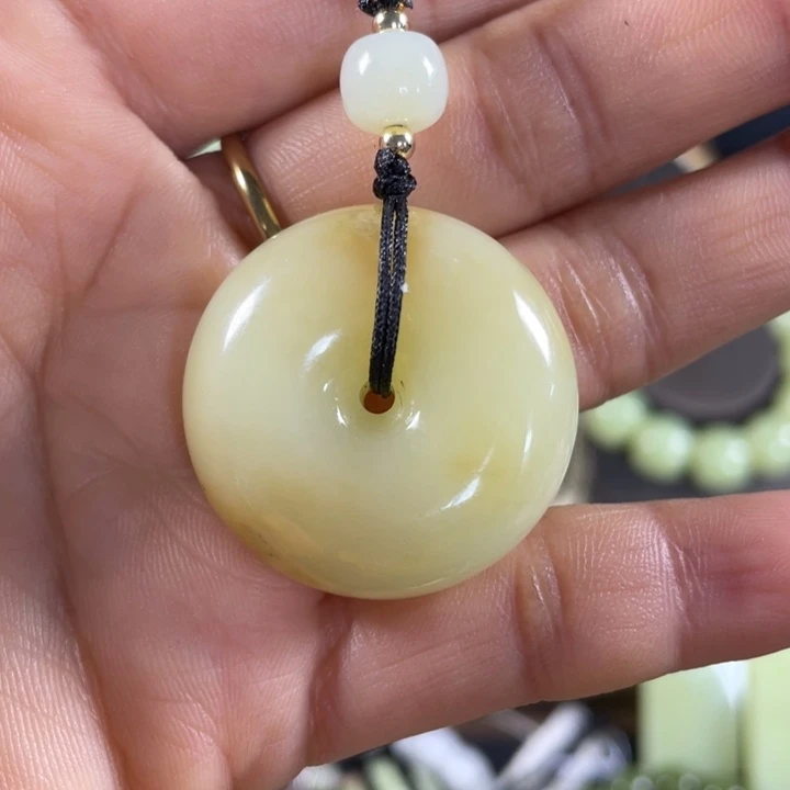 岫岩老玉（透闪石质玉）未镶嵌吊坠(赠链)
