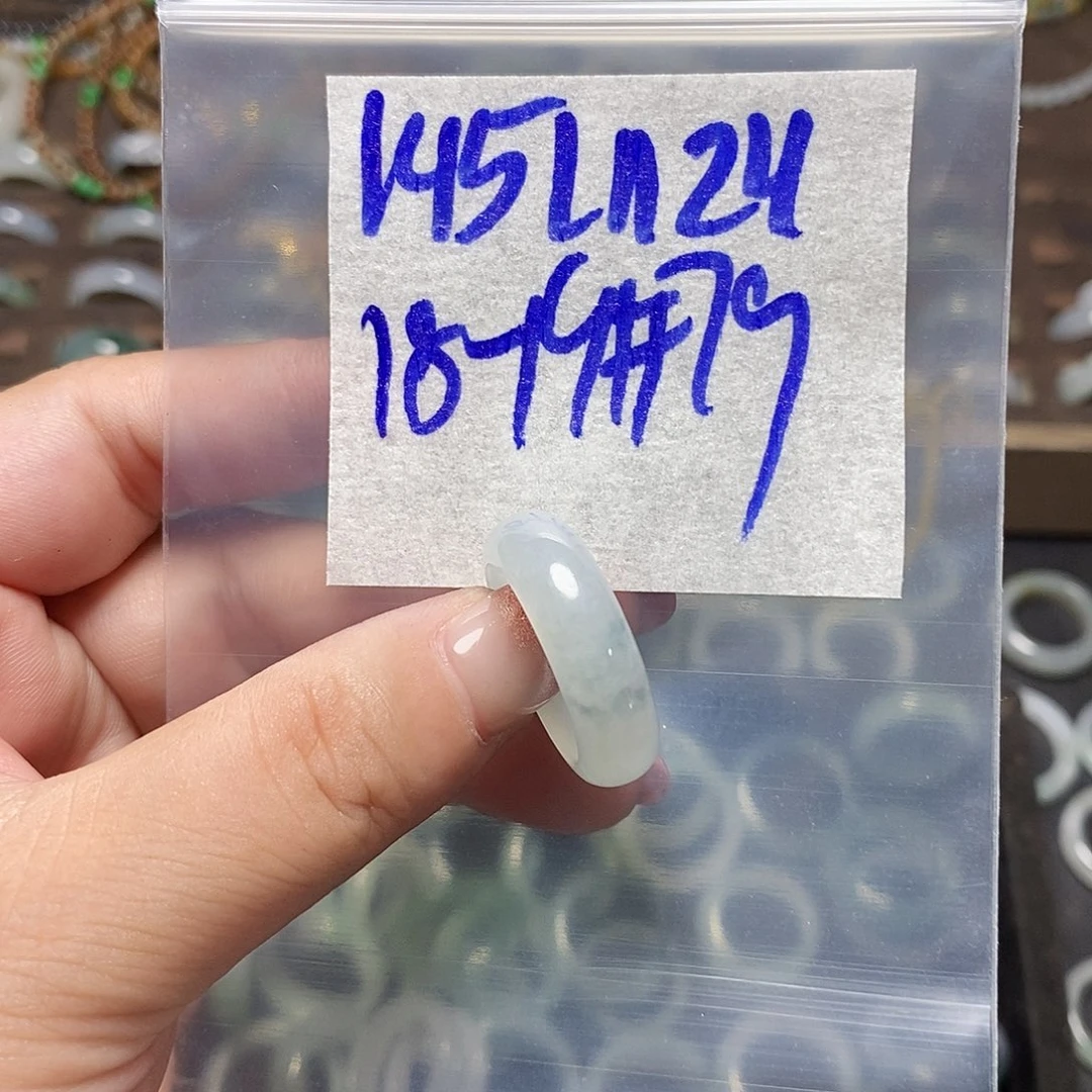 未镶嵌定制翡翠翡翠