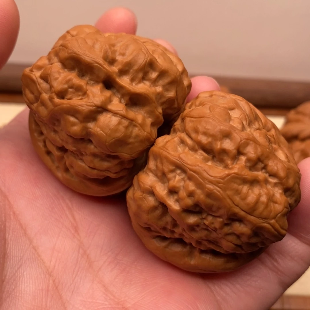 【闪购商品】把件文玩核桃边42肚45左右