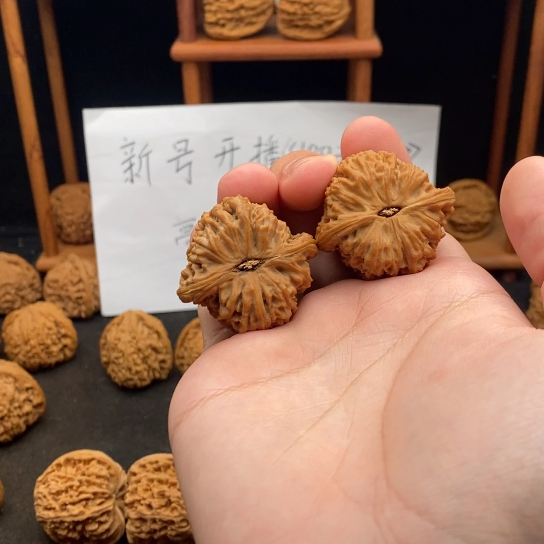 飞***哥文玩核桃吊坠38三角