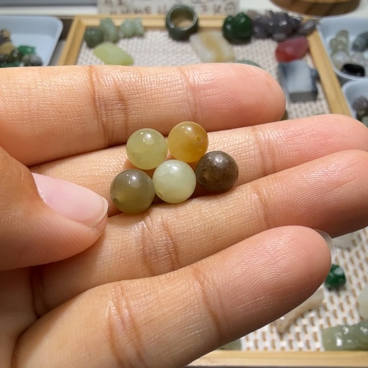 和田玉未镶嵌珠宝半成品卡八