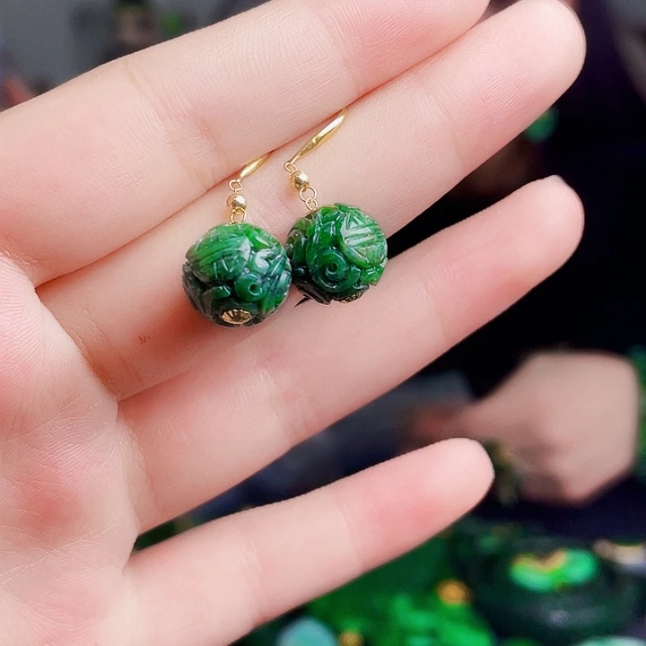 翡翠18K金镶嵌颈饰多样性