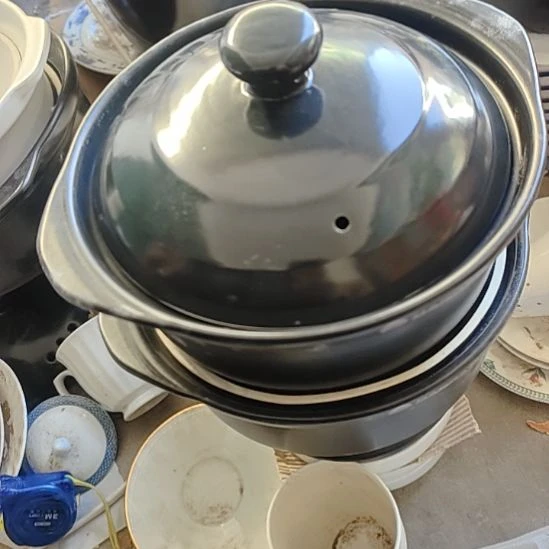 瓷发两个砂锅口径22……