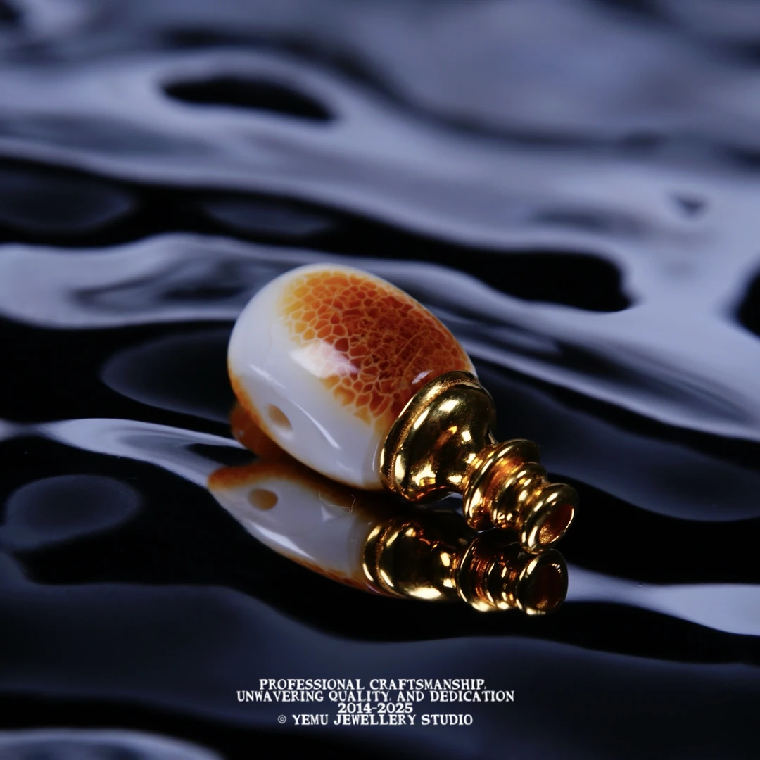 8.6毫米彩沁妖孽分体金三通 一物一拍 天然俄料琥珀蜜蜡