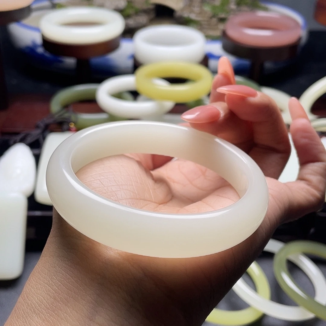 S***C58➕圈口正装手镯暖白