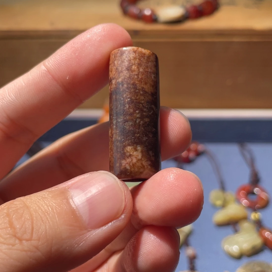 唐***世和田玉未镶嵌吊坠(不含链)