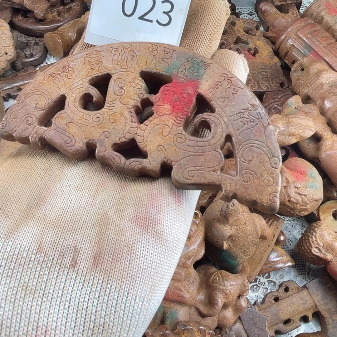 和田玉（糖玉）未镶嵌挂件