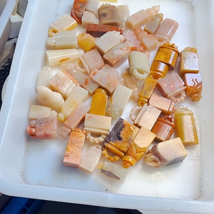 青田石印石秋*晚上给你们