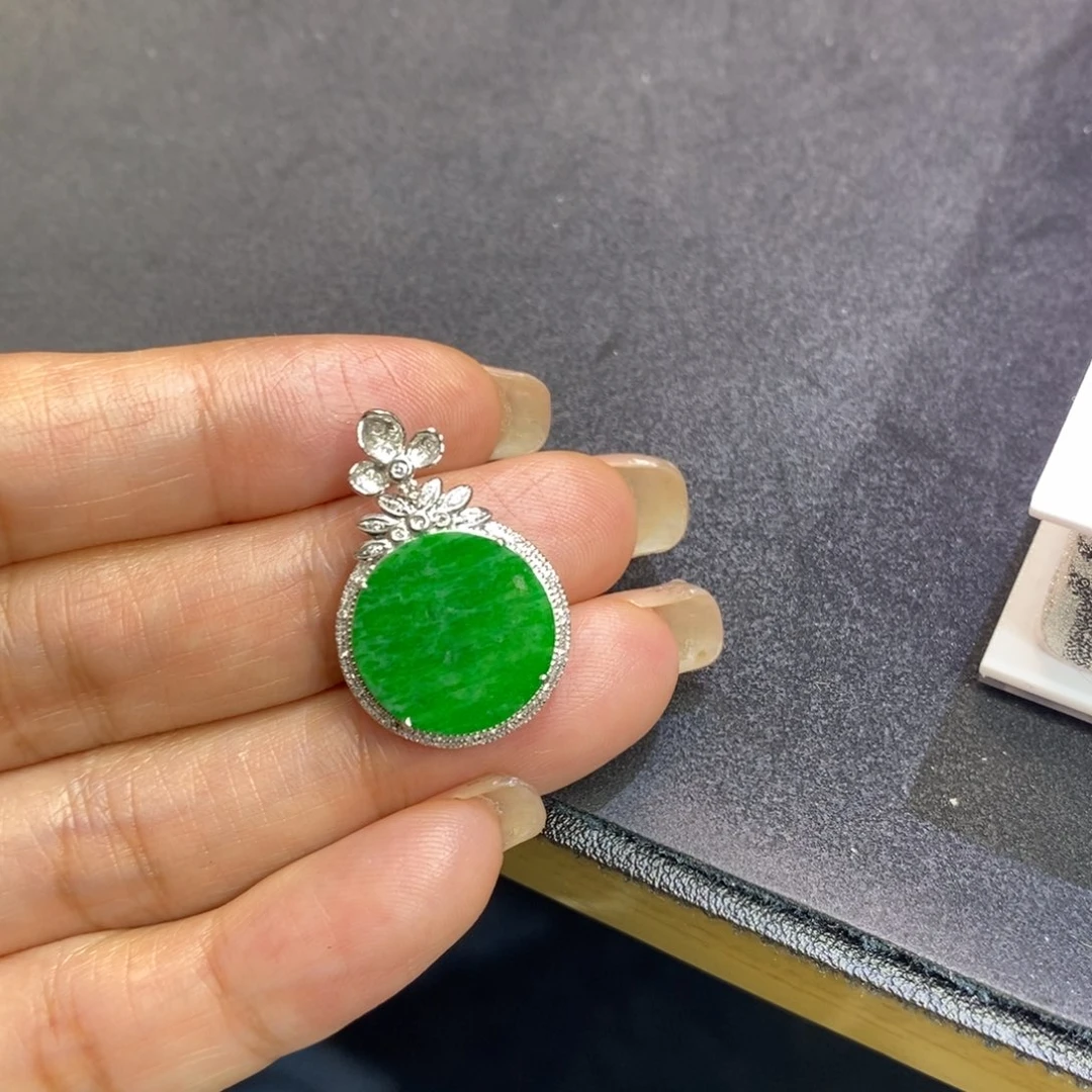 翡翠吊坠(不含链)18K金镶嵌吊坠