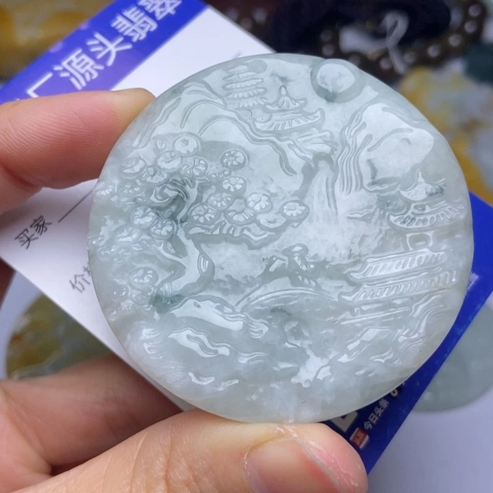 翡翠颈饰未镶嵌翡翠