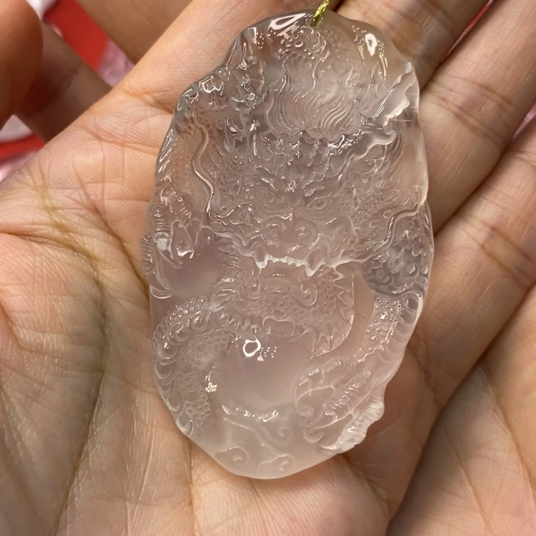 不***肥石英质玉未镶嵌吊坠