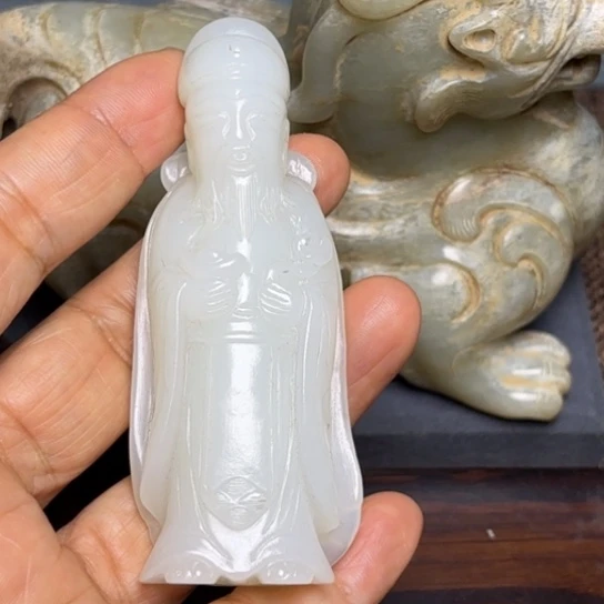 慕***古和田玉未镶嵌颈饰