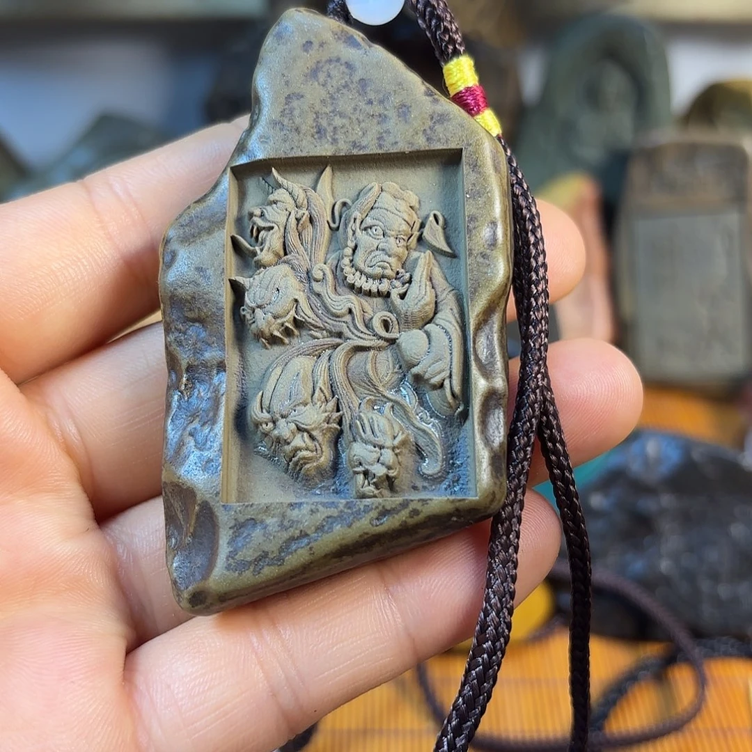 新疆戈壁石原石雕刻