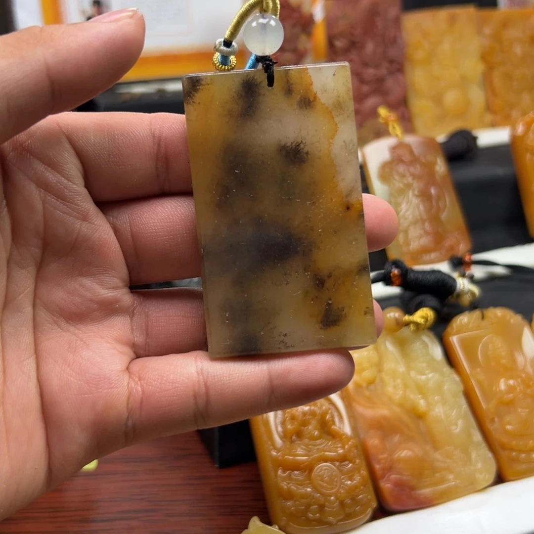 石英质玉（黄龙玉）未镶嵌多样性发货，发其一