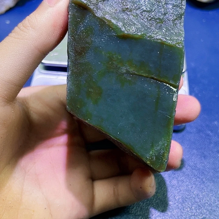 未镶嵌和田玉（糖玉）珠宝半成品