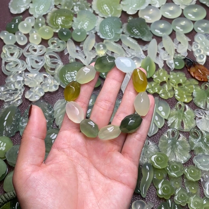 合金蛇纹石玉颈饰