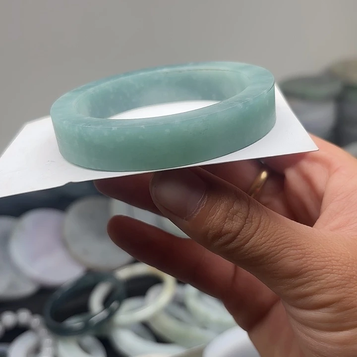 翡翠未镶嵌手镯湖水绿翡翠58-59