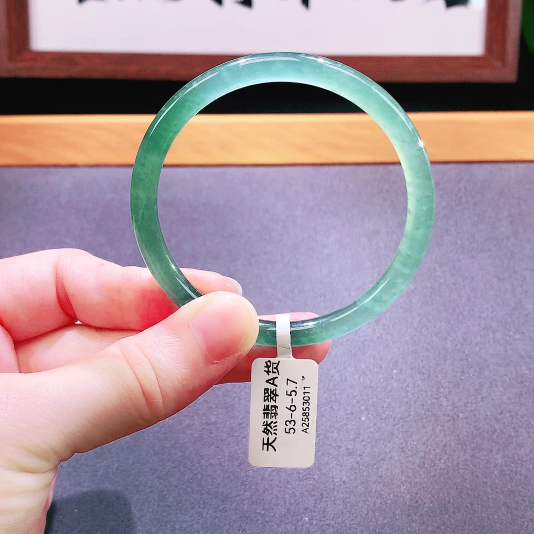 未镶嵌手镯翡翠天然翡翠