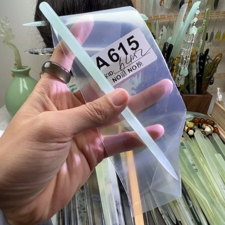 蛇纹石玉发饰未镶嵌玉***龙