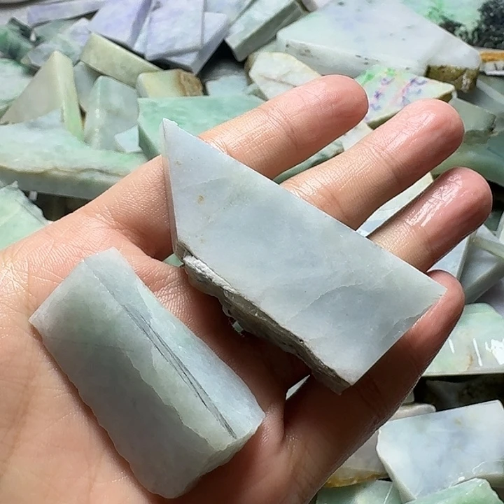 翡翠未镶嵌颈饰4235
