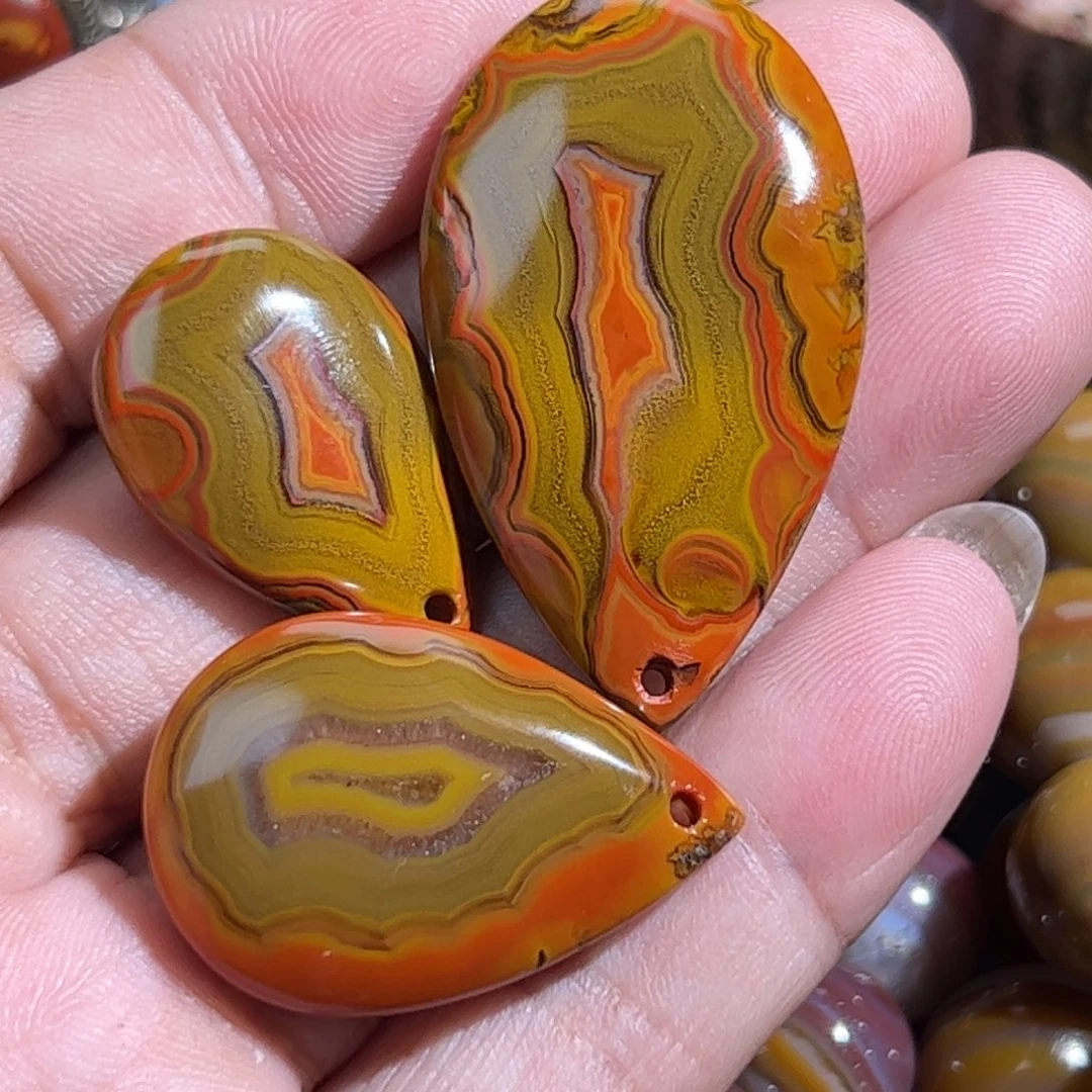 伟***咚玛瑙/玉髓合金颈饰