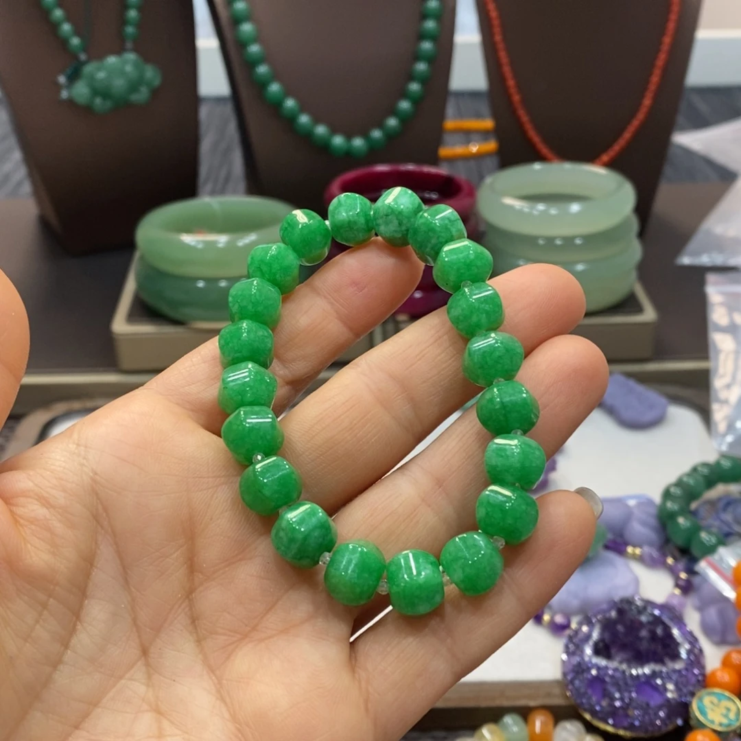 石英岩玉未镶嵌颈饰