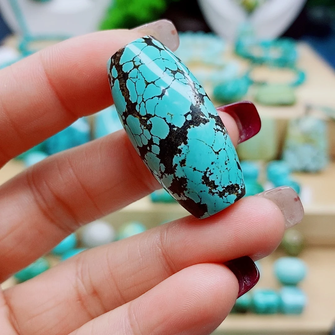 绿松石未镶嵌颈饰