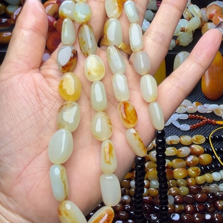 张***7和田玉未镶嵌颈饰